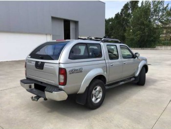 Hard Top Snake Nissan Navara D22 con ventanas correderas
